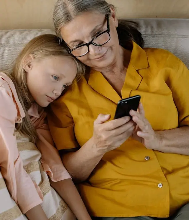 abuela_smartphone_celular